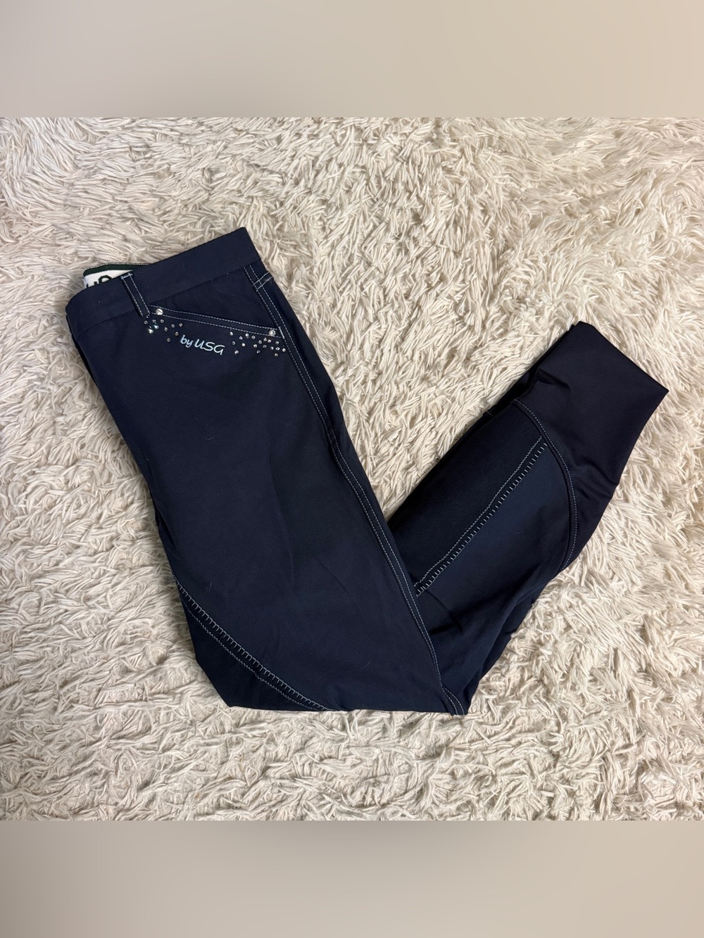 Women’s Size 32R Navy USG Full Seat Horseback Riding Breeches. Good Condition.